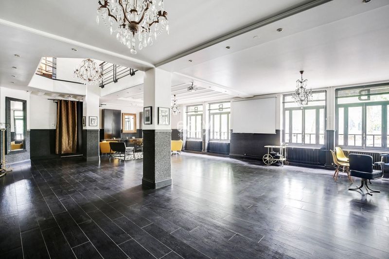 filming location situated right in the very heart of the central area of Lyon city center