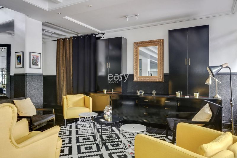 showroom space available for rent in the city of Lyon, located in a prime area