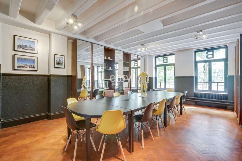 Seminar venue in Lyon available for rent, perfect for professional gatherings and corporate events