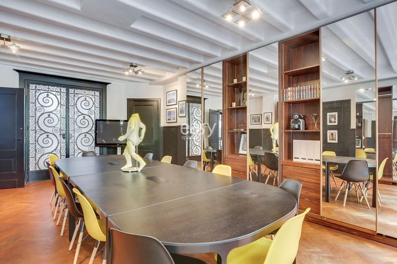 find a room to rent in Lyon for an event or special occasion