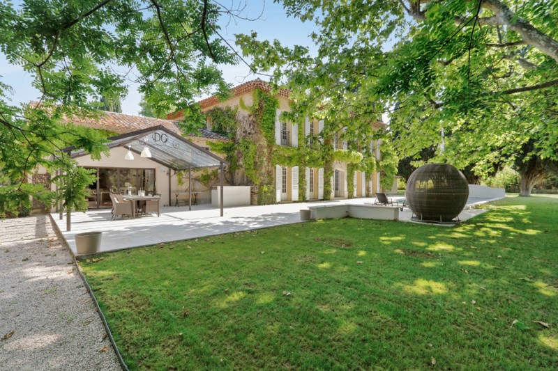 mansion for film production south of france