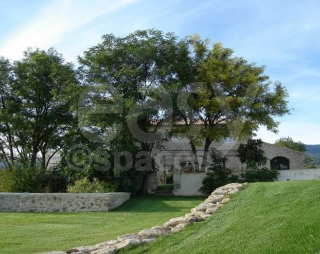 agence de location de lieux et décors pour photos cinema tournages luberon sud de la France